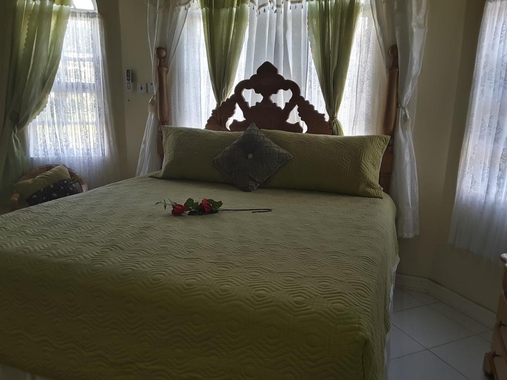 Cazwin Villas Montego Bay Exteriör bild