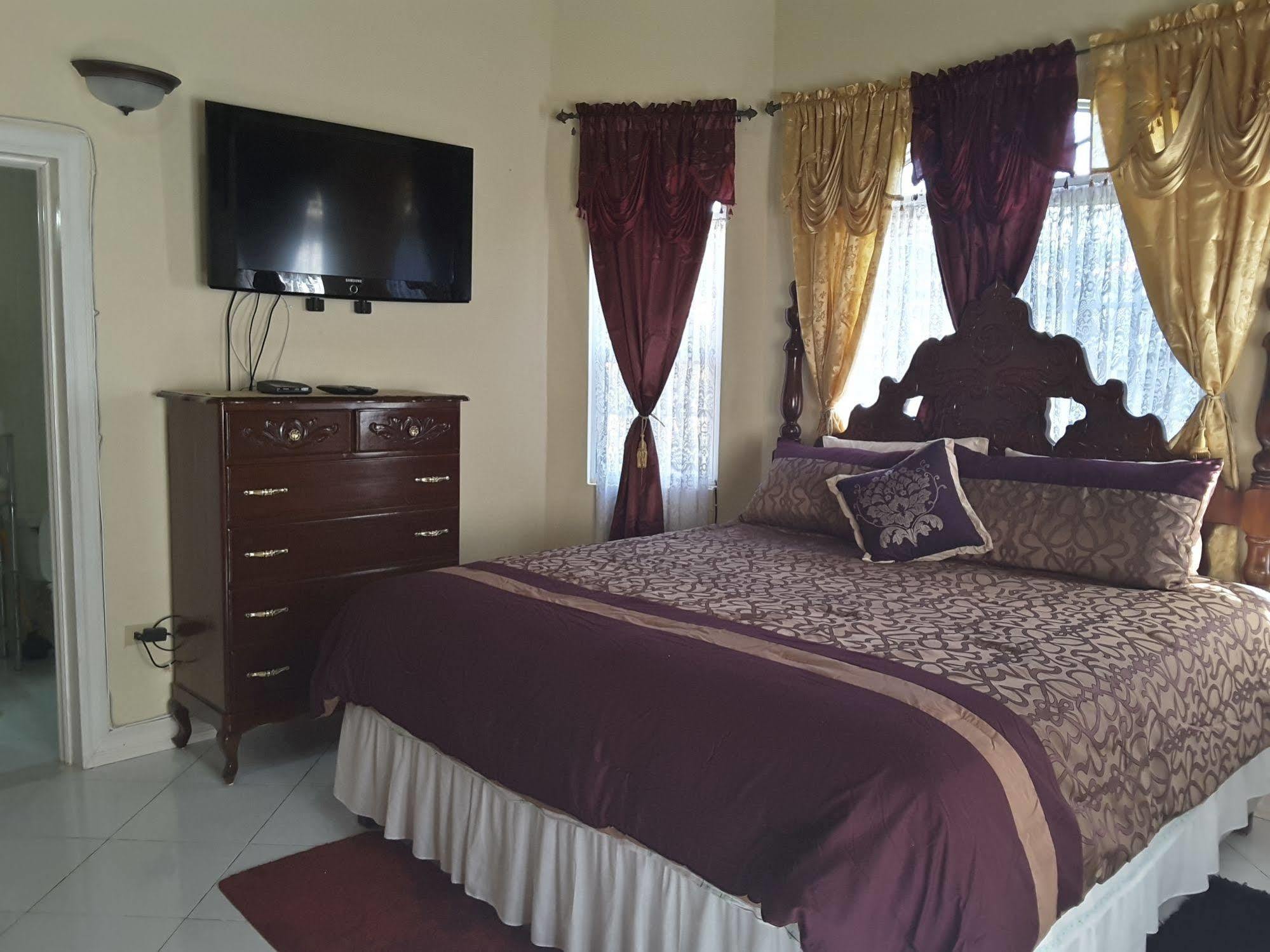 Cazwin Villas Montego Bay Exteriör bild